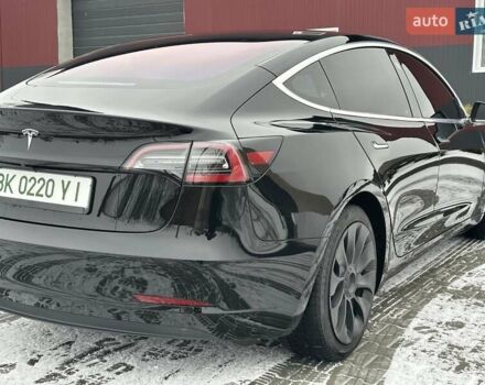 Черный Тесла Модель 3, объемом двигателя 0 л и пробегом 114 тыс. км за 16750 $, фото 14 на Automoto.ua