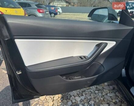 Чорний Тесла Модель 3, об'ємом двигуна 0 л та пробігом 160 тис. км за 17900 $, фото 19 на Automoto.ua