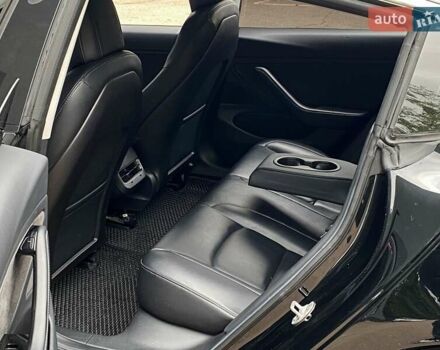 Чорний Тесла Модель 3, об'ємом двигуна 0 л та пробігом 115 тис. км за 18500 $, фото 14 на Automoto.ua
