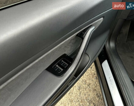Чорний Тесла Модель 3, об'ємом двигуна 0 л та пробігом 116 тис. км за 19800 $, фото 15 на Automoto.ua