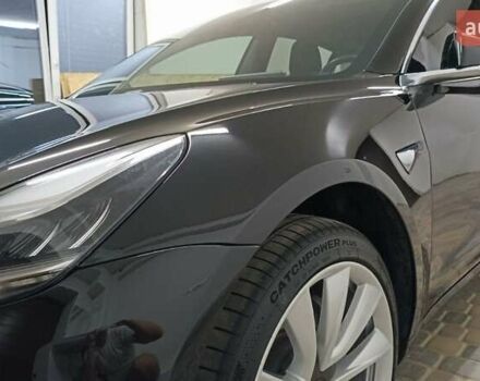 Тесла Модель 3 2018 у Умани на Automoto.ua Чорний Тесла Модель 3, об'ємом двигуна 0 л та пробігом 201 тис. км за 19000 $, фото 59 на Automoto.ua
