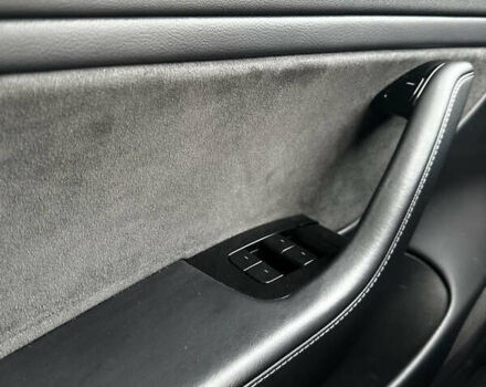 Тесла Модель 3 2018 у Харкові на Automoto.ua Чорний Тесла Модель 3, об'ємом двигуна 0 л та пробігом 107 тис. км за 24500 $, фото 24 на Automoto.ua