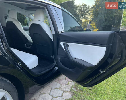 Чорний Тесла Модель 3, об'ємом двигуна 0 л та пробігом 103 тис. км за 16500 $, фото 108 на Automoto.ua