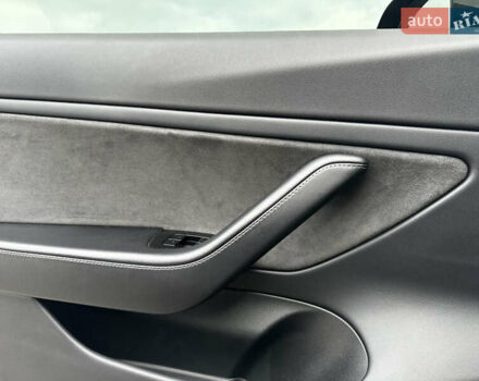 Тесла Модель 3 2018 у Харкові на Automoto.ua Чорний Тесла Модель 3, об'ємом двигуна 0 л та пробігом 107 тис. км за 24500 $, фото 23 на Automoto.ua