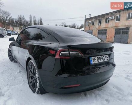 Чорний Тесла Модель 3, об'ємом двигуна 0 л та пробігом 95 тис. км за 17800 $, фото 2 на Automoto.ua