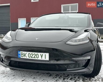 Черный Тесла Модель 3, объемом двигателя 0 л и пробегом 114 тыс. км за 16750 $, фото 2 на Automoto.ua