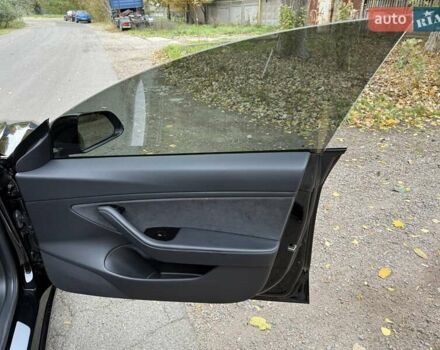 Черный Тесла Модель 3, объемом двигателя 0 л и пробегом 102 тыс. км за 18900 $, фото 61 на Automoto.ua