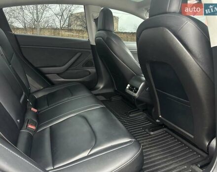 Черный Тесла Модель 3, объемом двигателя 0 л и пробегом 114 тыс. км за 16750 $, фото 43 на Automoto.ua