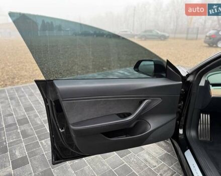 Черный Тесла Модель 3, объемом двигателя 0 л и пробегом 73 тыс. км за 17999 $, фото 11 на Automoto.ua