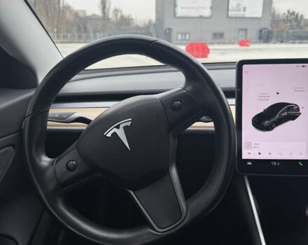 Черный Тесла Модель 3, объемом двигателя 0 л и пробегом 130 тыс. км за 15100 $, фото 29 на Automoto.ua