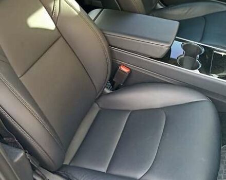 Тесла Модель 3 2018 у Умани на Automoto.ua Чорний Тесла Модель 3, об'ємом двигуна 0 л та пробігом 201 тис. км за 19000 $, фото 35 на Automoto.ua