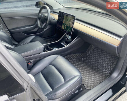 Черный Тесла Модель 3, объемом двигателя 0 л и пробегом 250 тыс. км за 16500 $, фото 13 на Automoto.ua