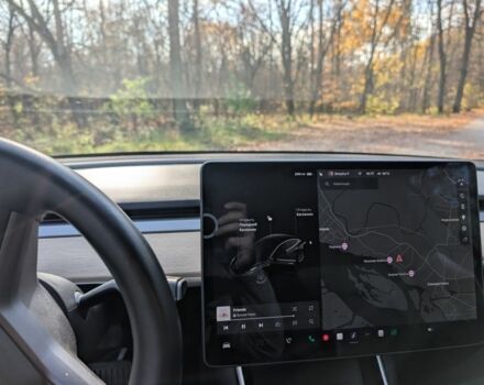 Черный Тесла Модель 3, объемом двигателя 0 л и пробегом 130 тыс. км за 17500 $, фото 6 на Automoto.ua