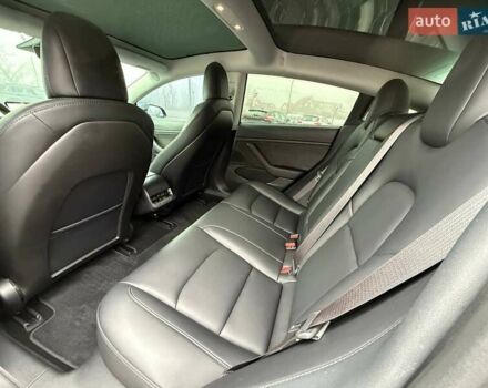 Черный Тесла Модель 3, объемом двигателя 0 л и пробегом 73 тыс. км за 17999 $, фото 18 на Automoto.ua