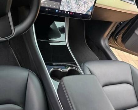 Чорний Тесла Модель 3, об'ємом двигуна 0 л та пробігом 103 тис. км за 19000 $, фото 16 на Automoto.ua