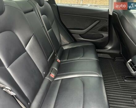 Черный Тесла Модель 3, объемом двигателя 0 л и пробегом 114 тыс. км за 16750 $, фото 44 на Automoto.ua