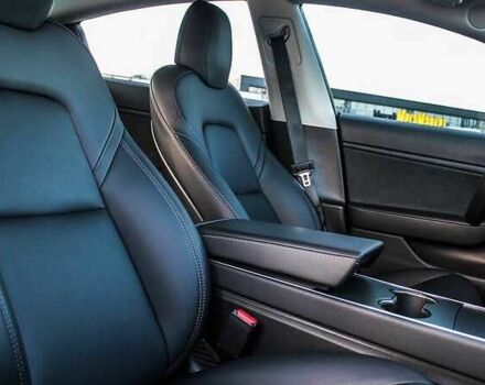 Тесла Модель 3 2018 в Рахове на Automoto.ua Черный Тесла Модель 3, объемом двигателя 0 л и пробегом 93 тыс. км за 14500 $, фото 13 на Automoto.ua