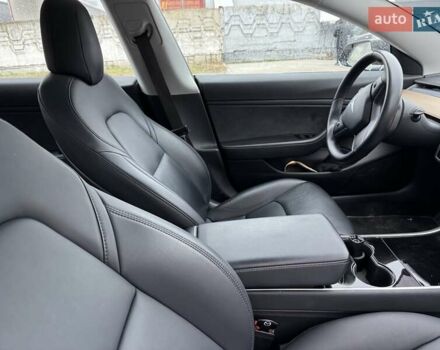 Черный Тесла Модель 3, объемом двигателя 0 л и пробегом 73 тыс. км за 16900 $, фото 24 на Automoto.ua