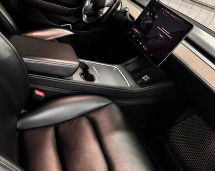 Черный Тесла Модель 3, объемом двигателя 0 л и пробегом 115 тыс. км за 16999 $, фото 7 на Automoto.ua