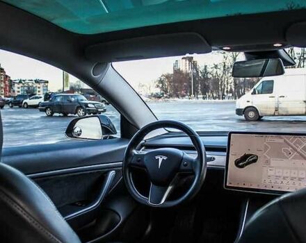 Тесла Модель 3 2018 в Рахове на Automoto.ua Черный Тесла Модель 3, объемом двигателя 0 л и пробегом 93 тыс. км за 14500 $, фото 12 на Automoto.ua