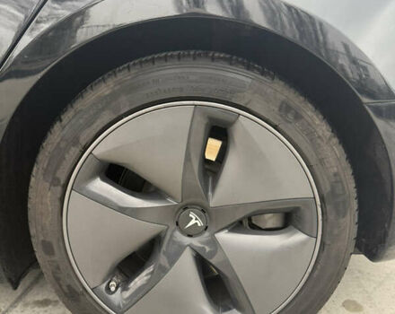 Черный Тесла Модель 3, объемом двигателя 0 л и пробегом 130 тыс. км за 15100 $, фото 42 на Automoto.ua