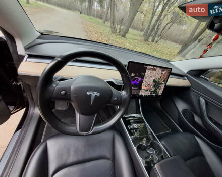 Чорний Тесла Модель 3, об'ємом двигуна 0 л та пробігом 108 тис. км за 16900 $, фото 8 на Automoto.ua