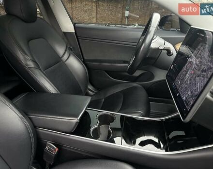 Черный Тесла Модель 3, объемом двигателя 0 л и пробегом 114 тыс. км за 16750 $, фото 39 на Automoto.ua