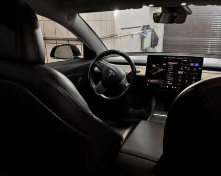 Черный Тесла Модель 3, объемом двигателя 0 л и пробегом 115 тыс. км за 16999 $, фото 11 на Automoto.ua