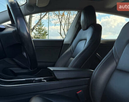 Тесла Модель 3 2018 в Коломые на Automoto.ua Черный Тесла Модель 3, объемом двигателя 0 л и пробегом 121 тыс. км за 15700 $, фото 9 на Automoto.ua