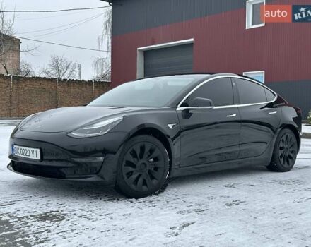 Черный Тесла Модель 3, объемом двигателя 0 л и пробегом 114 тыс. км за 16750 $, фото 4 на Automoto.ua