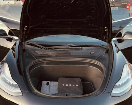 Черный Тесла Модель 3, объемом двигателя 0 л и пробегом 132 тыс. км за 16500 $, фото 1 на Automoto.ua