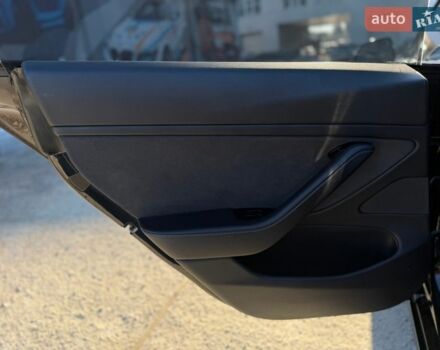 Черный Тесла Модель 3, объемом двигателя 0 л и пробегом 100 тыс. км за 13499 $, фото 43 на Automoto.ua
