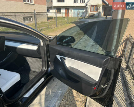 Чорний Тесла Модель 3, об'ємом двигуна 0 л та пробігом 103 тис. км за 16500 $, фото 86 на Automoto.ua