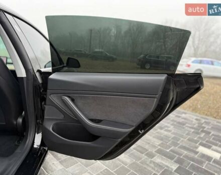 Черный Тесла Модель 3, объемом двигателя 0 л и пробегом 73 тыс. км за 17999 $, фото 17 на Automoto.ua