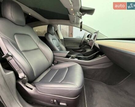 Черный Тесла Модель 3, объемом двигателя 0 л и пробегом 73 тыс. км за 17999 $, фото 22 на Automoto.ua