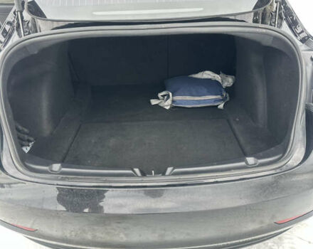 Черный Тесла Модель 3, объемом двигателя 0 л и пробегом 64 тыс. км за 17000 $, фото 10 на Automoto.ua