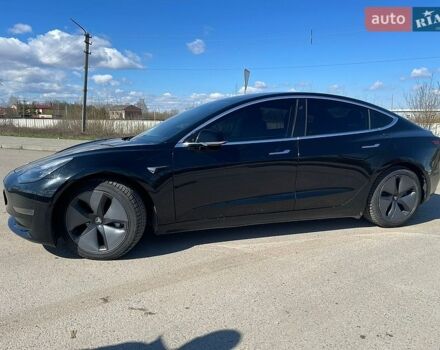 Чорний Тесла Модель 3, об'ємом двигуна 0 л та пробігом 104 тис. км за 15700 $, фото 2 на Automoto.ua
