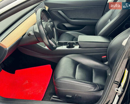 Чорний Тесла Модель 3, об'ємом двигуна 0 л та пробігом 137 тис. км за 18990 $, фото 16 на Automoto.ua