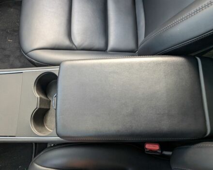 Черный Тесла Модель 3, объемом двигателя 0 л и пробегом 130 тыс. км за 17500 $, фото 14 на Automoto.ua