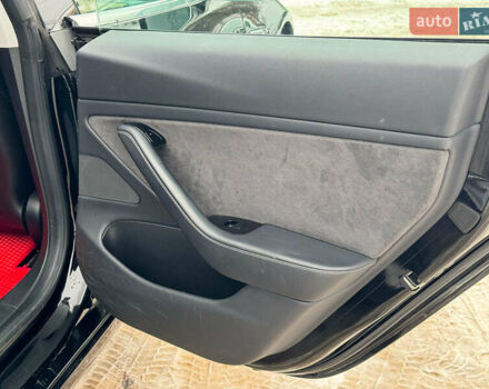 Чорний Тесла Модель 3, об'ємом двигуна 0 л та пробігом 137 тис. км за 18990 $, фото 22 на Automoto.ua