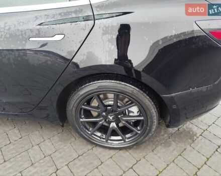Черный Тесла Модель 3, объемом двигателя 0 л и пробегом 53 тыс. км за 17800 $, фото 13 на Automoto.ua