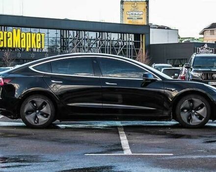 Тесла Модель 3 2018 в Рахове на Automoto.ua Черный Тесла Модель 3, объемом двигателя 0 л и пробегом 93 тыс. км за 14500 $, фото 3 на Automoto.ua