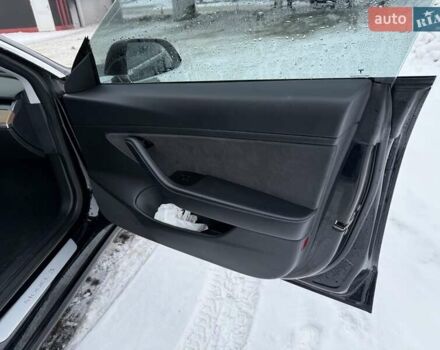 Чорний Тесла Модель 3, об'ємом двигуна 0 л та пробігом 211 тис. км за 14500 $, фото 15 на Automoto.ua