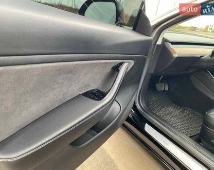 Черный Тесла Модель 3, объемом двигателя 0 л и пробегом 160 тыс. км за 16500 $, фото 48 на Automoto.ua