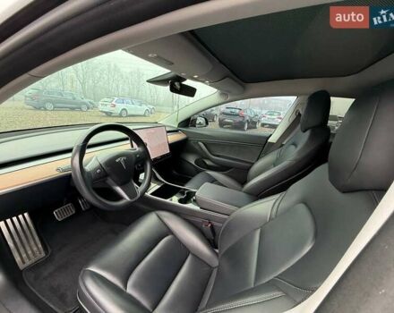 Черный Тесла Модель 3, объемом двигателя 0 л и пробегом 73 тыс. км за 17999 $, фото 14 на Automoto.ua