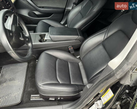 Черный Тесла Модель 3, объемом двигателя 0 л и пробегом 100 тыс. км за 19500 $, фото 7 на Automoto.ua