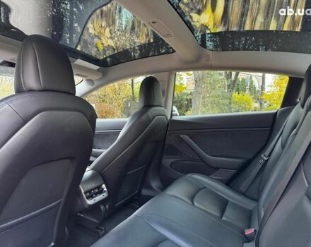 Черный Тесла Модель 3, объемом двигателя 0 л и пробегом 65 тыс. км за 25390 $, фото 19 на Automoto.ua