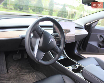 Черный Тесла Модель 3, объемом двигателя 0 л и пробегом 126 тыс. км за 15500 $, фото 12 на Automoto.ua