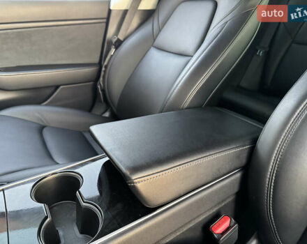 Чорний Тесла Модель 3, об'ємом двигуна 0 л та пробігом 117 тис. км за 18999 $, фото 60 на Automoto.ua