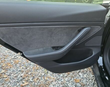 Черный Тесла Модель 3, объемом двигателя 0 л и пробегом 130 тыс. км за 11700 $, фото 19 на Automoto.ua